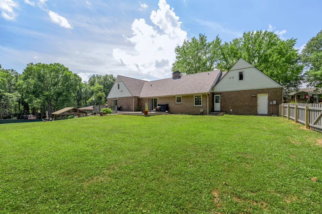 1556 Wellesley Drive Lexington KY 40513