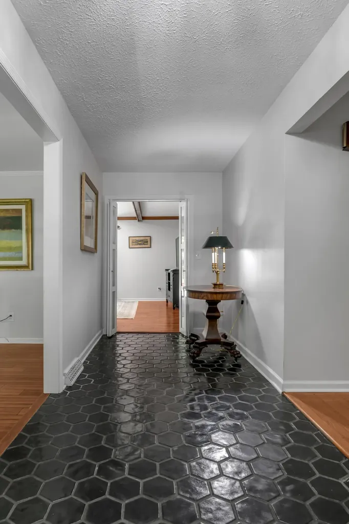 1556 Wellesley Drive Lexington KY 40513