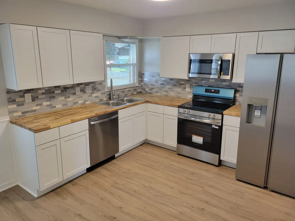 1997 Greenleaf Drive Lexington KY 40505