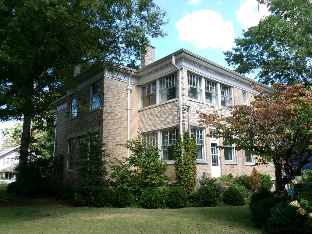 504 E College Street Mayfield KY 42066