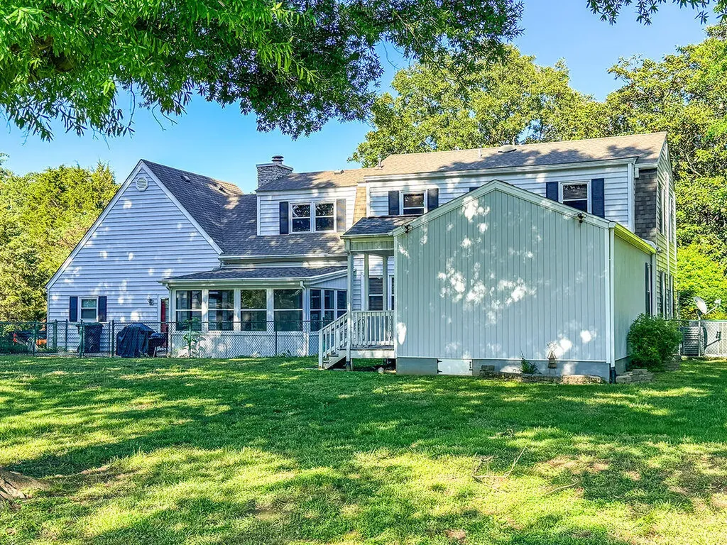 3655 Kentucky 303 Mayfield KY 42066