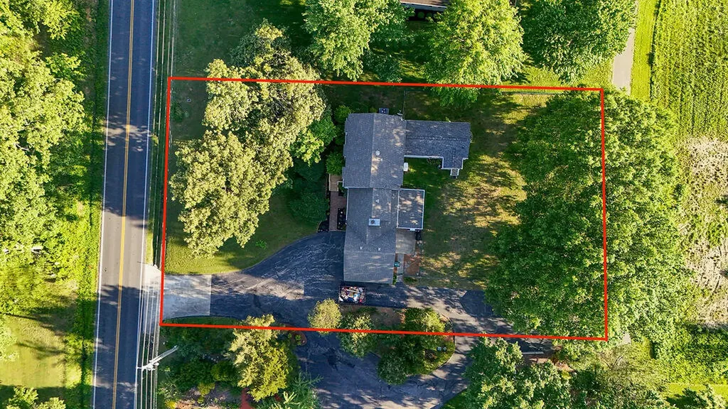 3655 Kentucky 303 Mayfield KY 42066