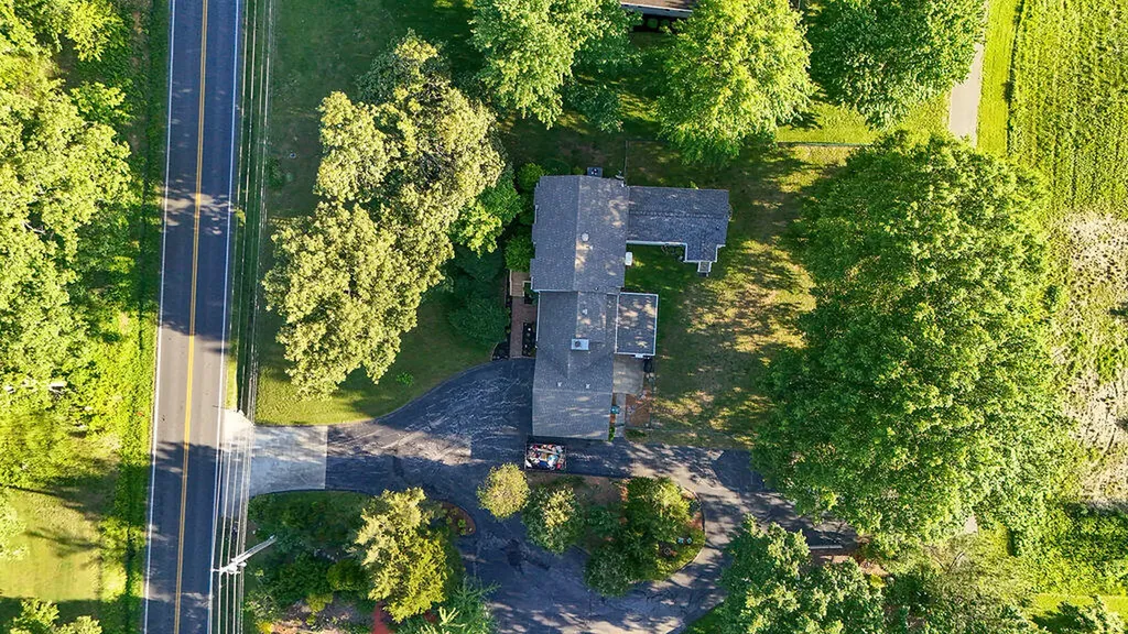 3655 Kentucky 303 Mayfield KY 42066
