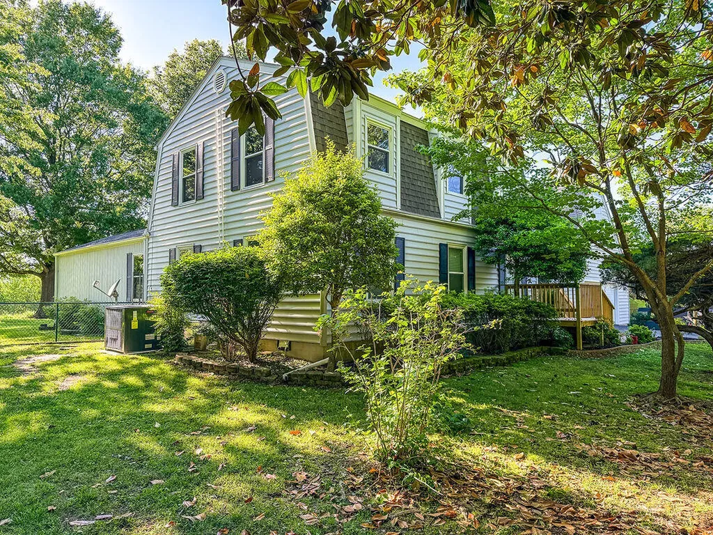 3655 Kentucky 303 Mayfield KY 42066