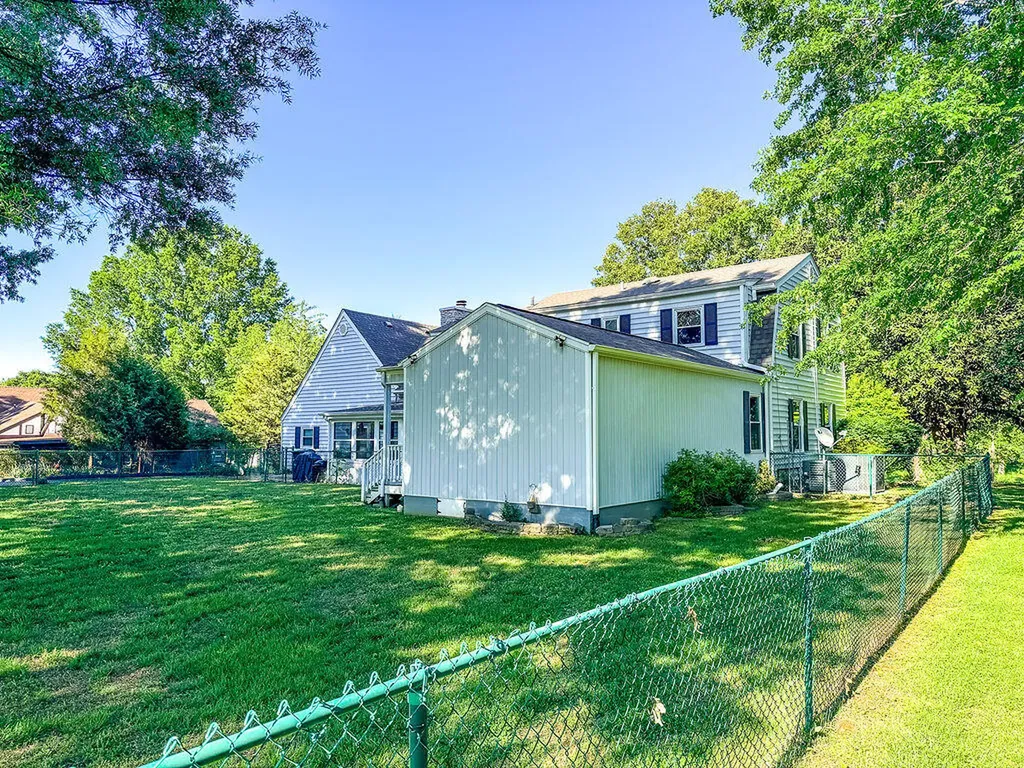 3655 Kentucky 303 Mayfield KY 42066