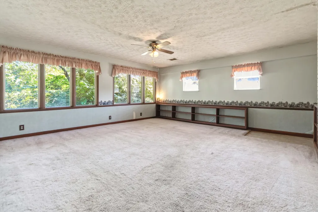 37 Kentucky Lane Williamsburg KY 40769