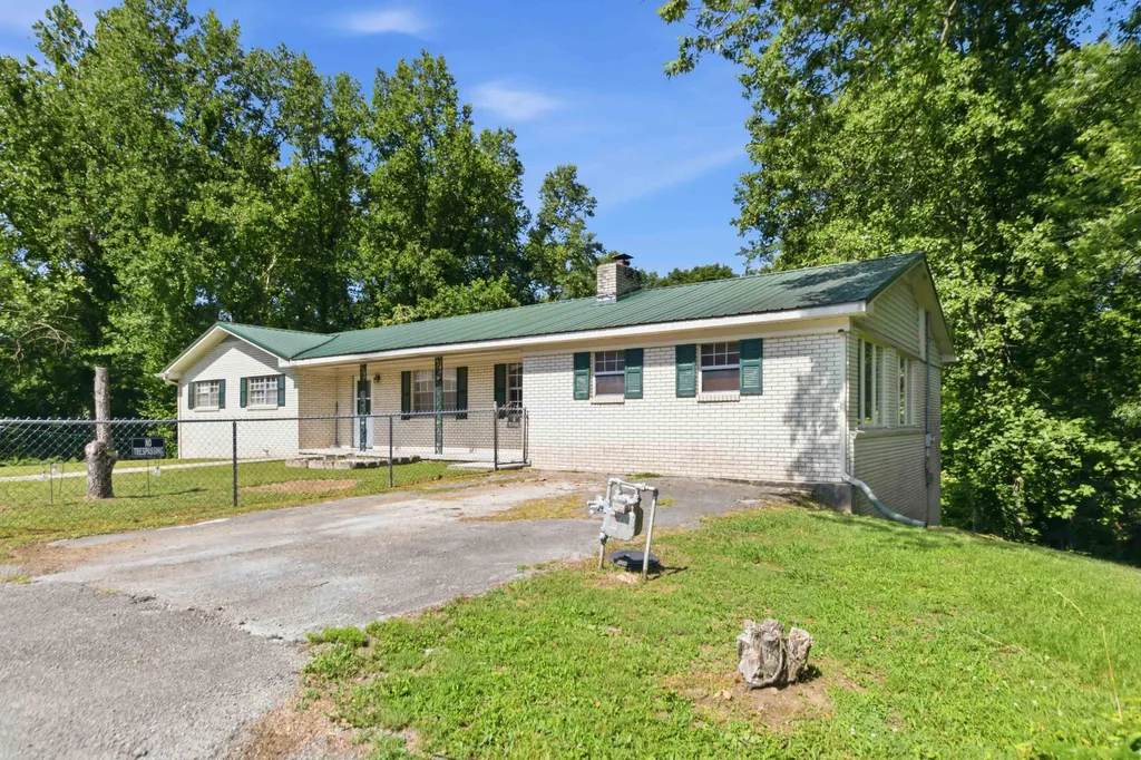37 Kentucky Lane Williamsburg KY 40769
