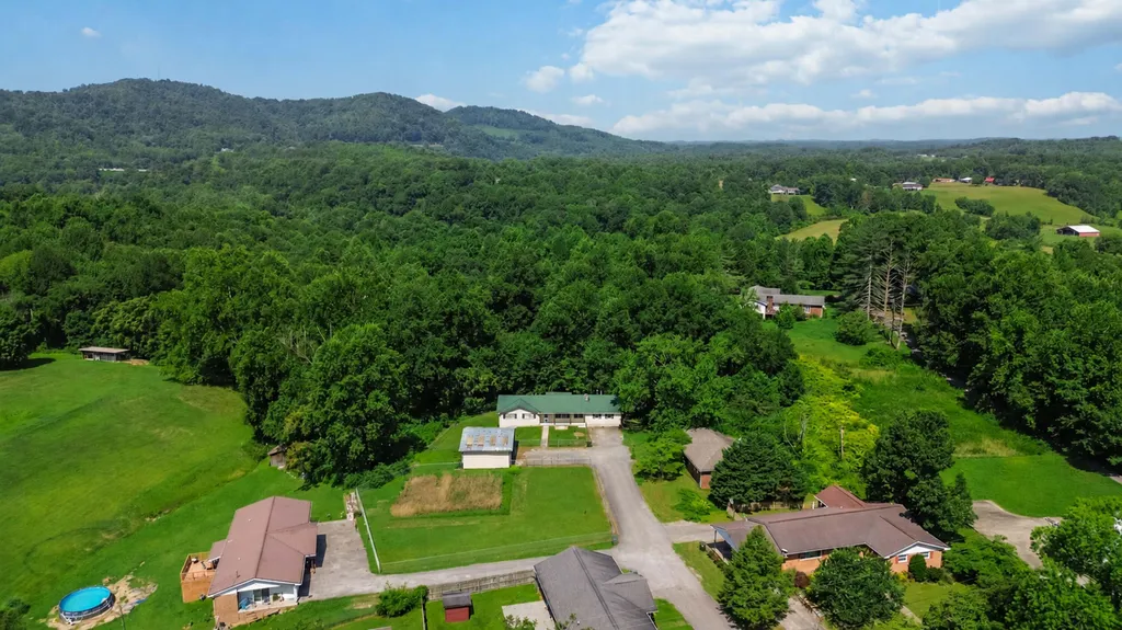 37 Kentucky Lane Williamsburg KY 40769