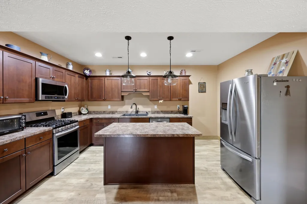 1010 Redwing Way Lawrenceburg KY 40342