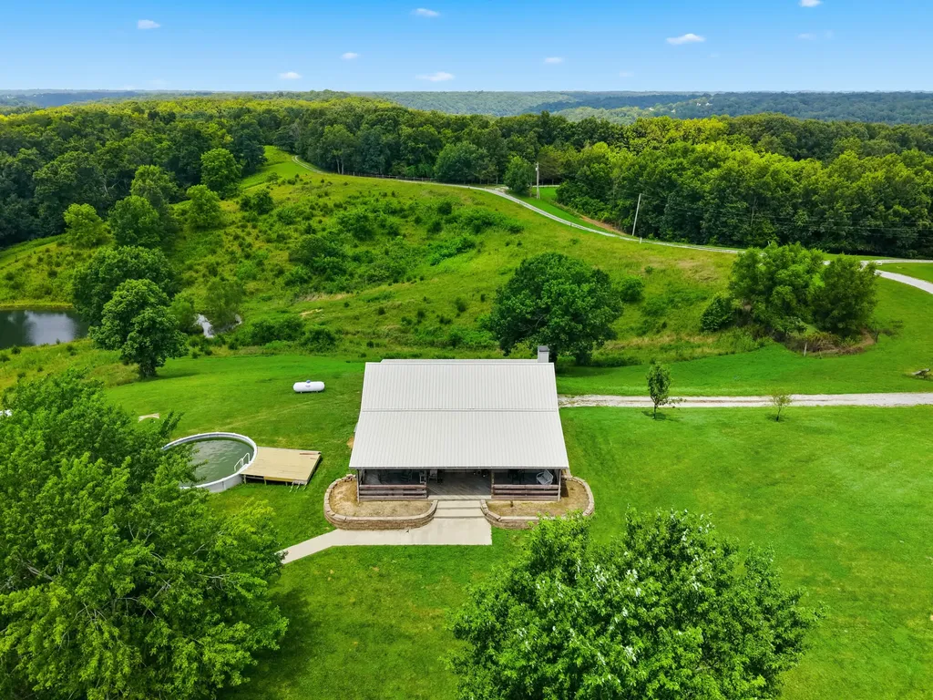 1010 Redwing Way Lawrenceburg KY 40342