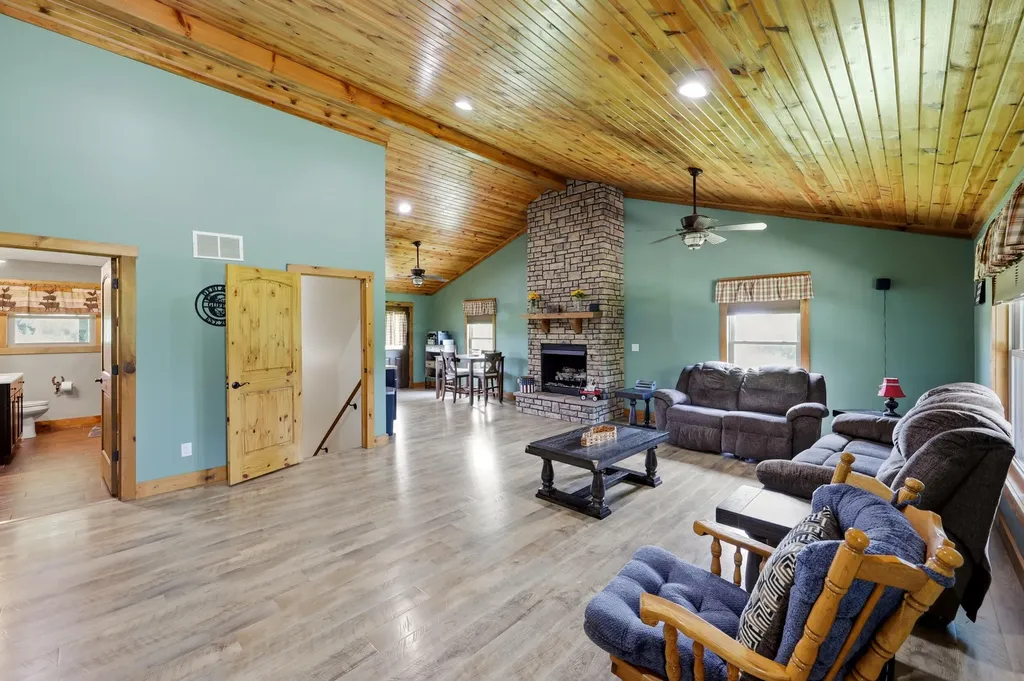1010 Redwing Way Lawrenceburg KY 40342