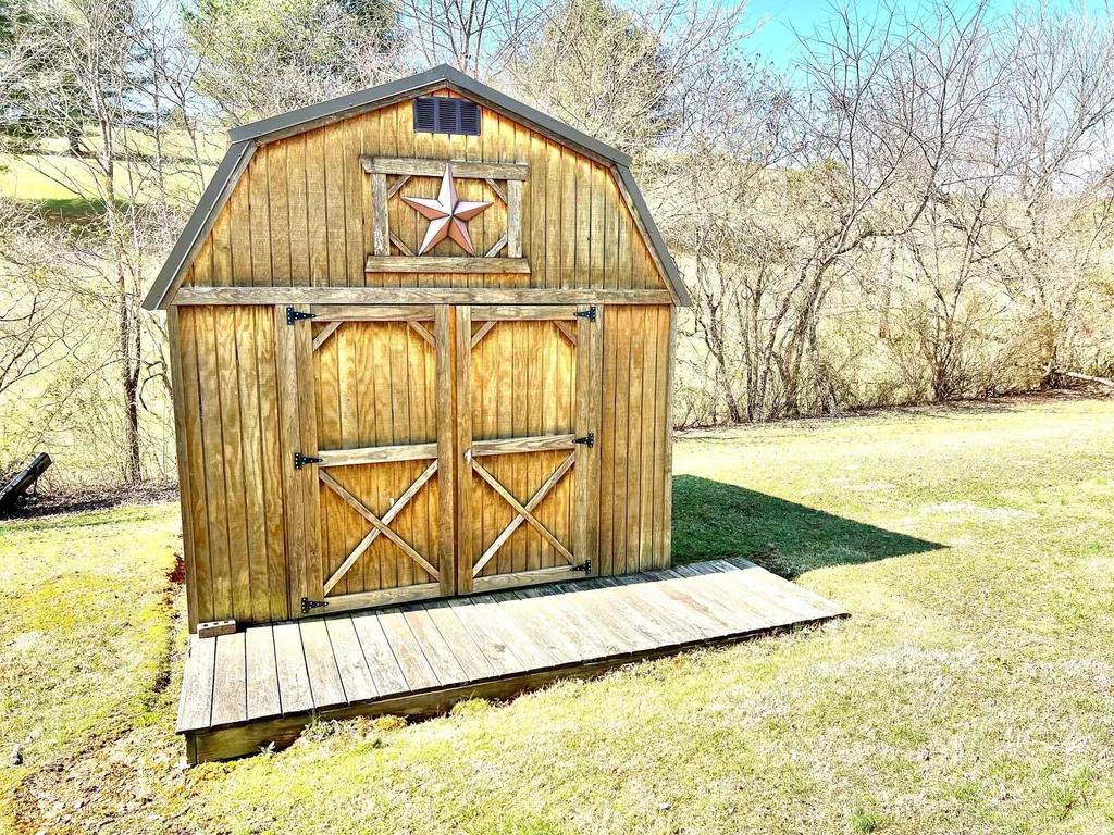 260 Putter Lane Beattyville KY 41311
