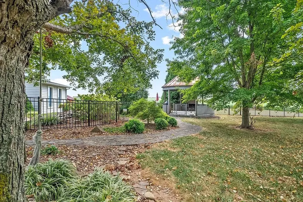 9575 Julien Road Hopkinsville KY 42240