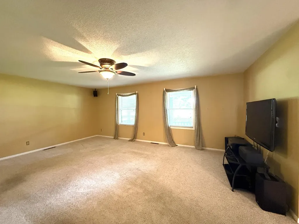 338 Natchez Trace Mayfield KY 42066