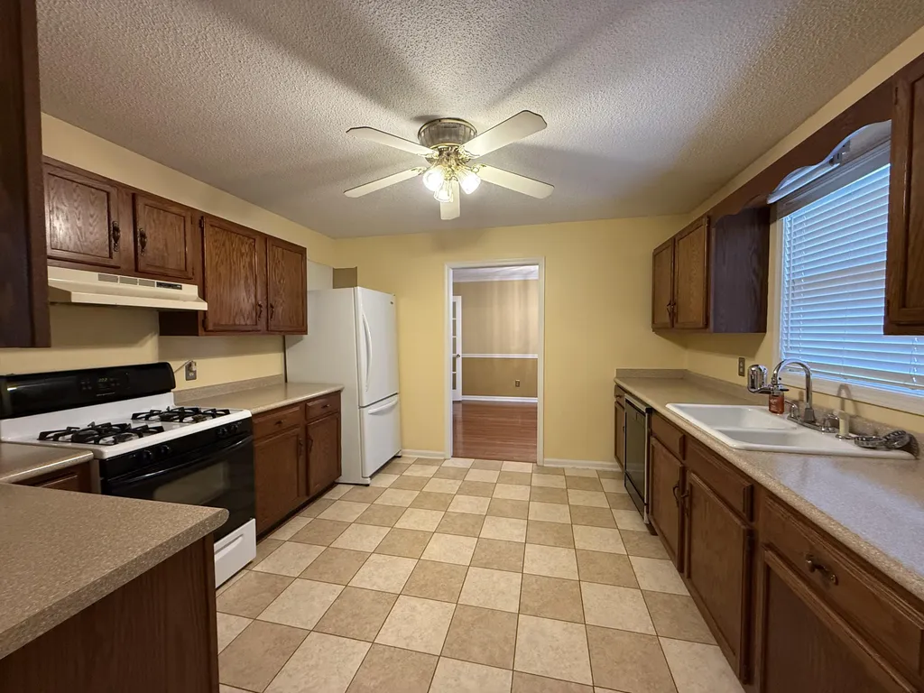 338 Natchez Trace Mayfield KY 42066