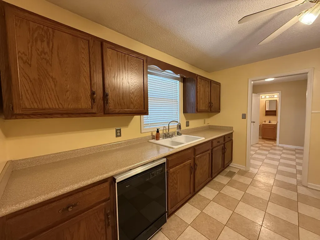 338 Natchez Trace Mayfield KY 42066