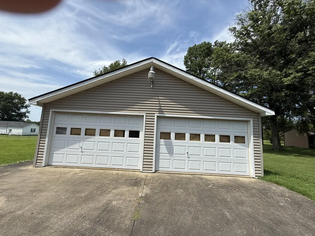 338 Natchez Trace Mayfield KY 42066