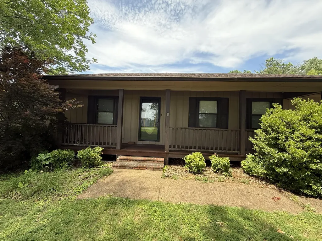 338 Natchez Trace Mayfield KY 42066