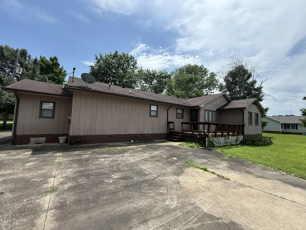 338 Natchez Trace Mayfield KY 42066