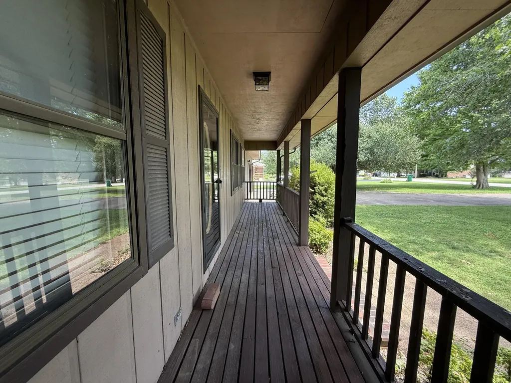 338 Natchez Trace Mayfield KY 42066
