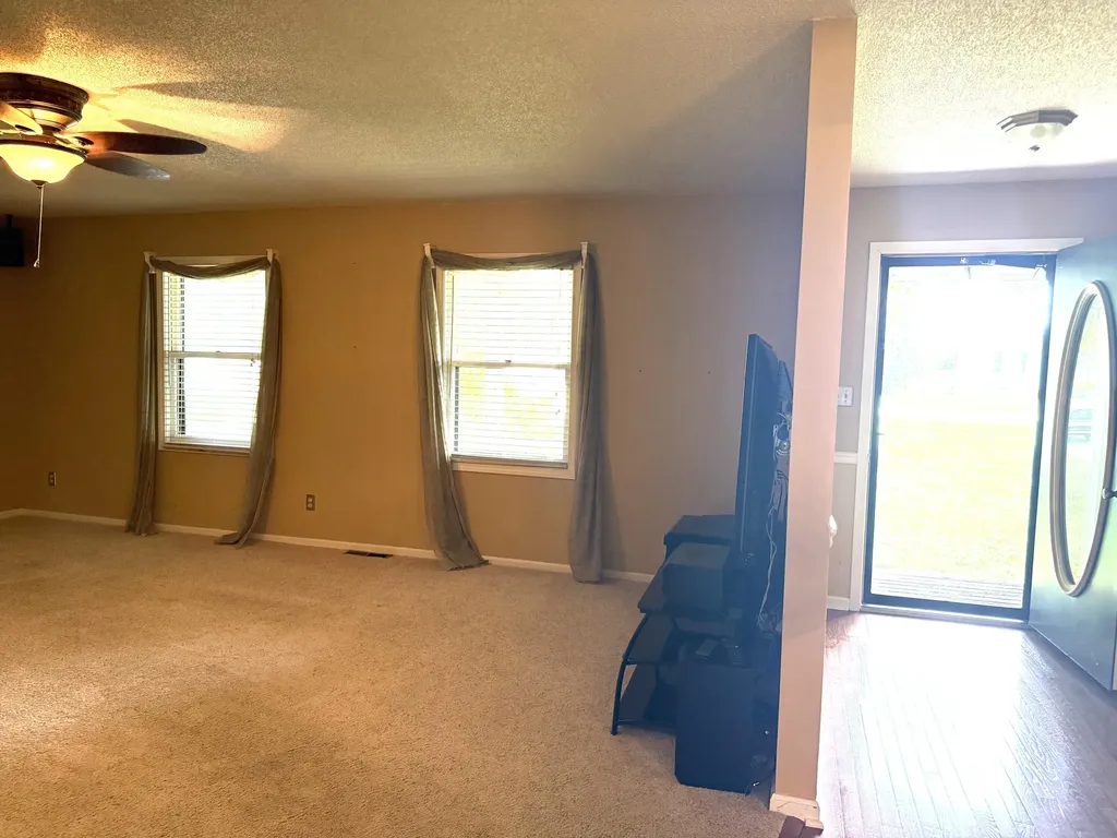 338 Natchez Trace Mayfield KY 42066