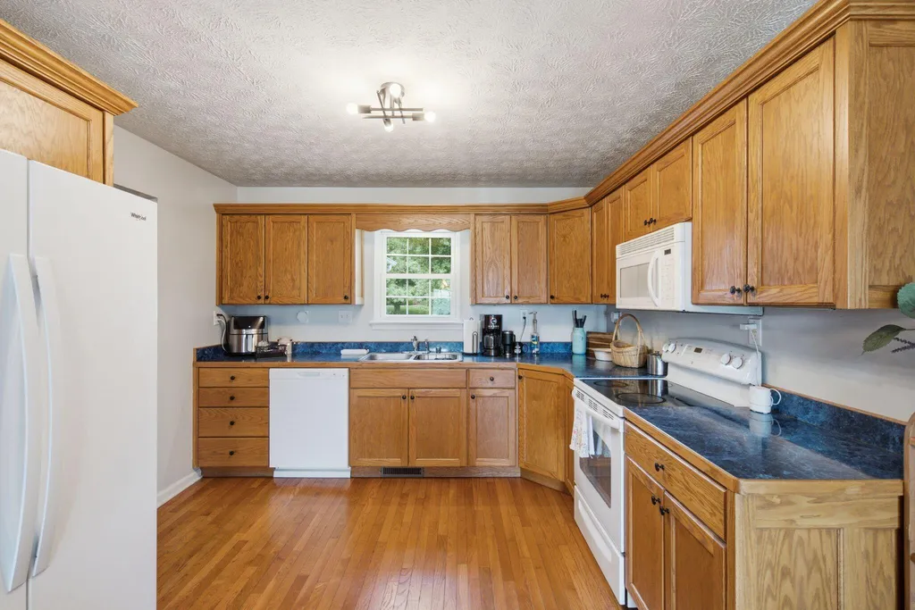 412 Pope Avenue Harrodsburg KY 40330
