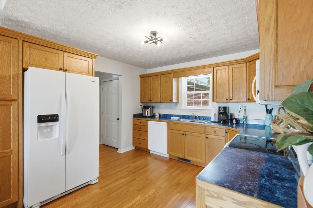 412 Pope Avenue Harrodsburg KY 40330