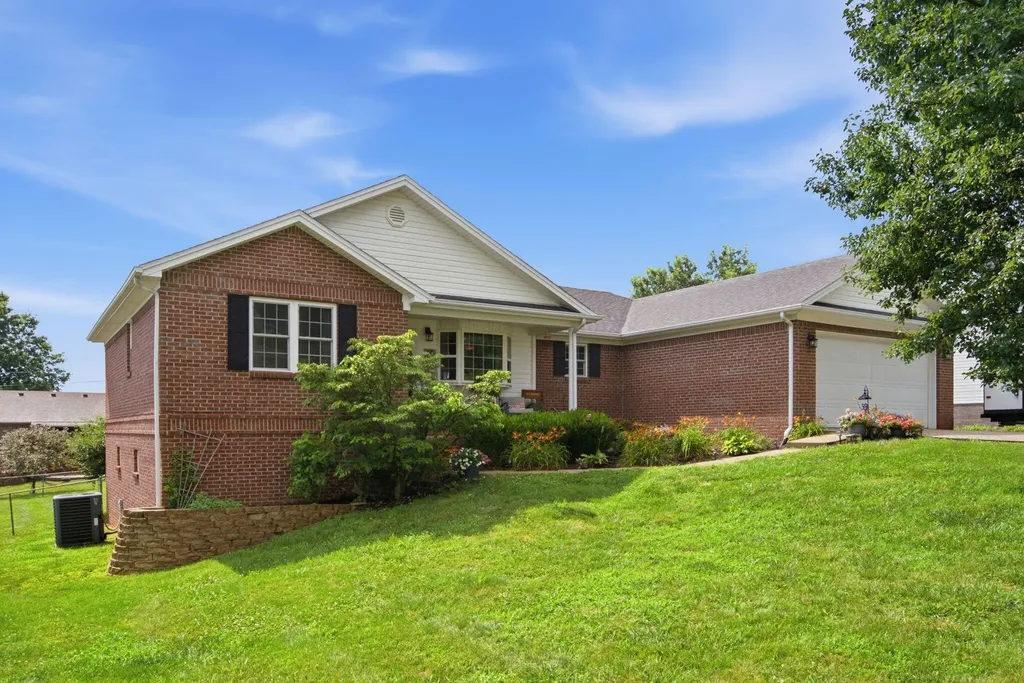 412 Pope Avenue Harrodsburg KY 40330