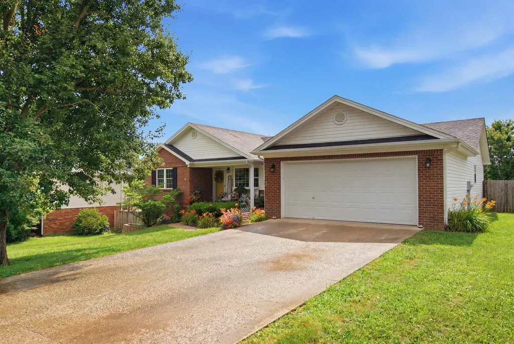 412 Pope Avenue Harrodsburg KY 40330