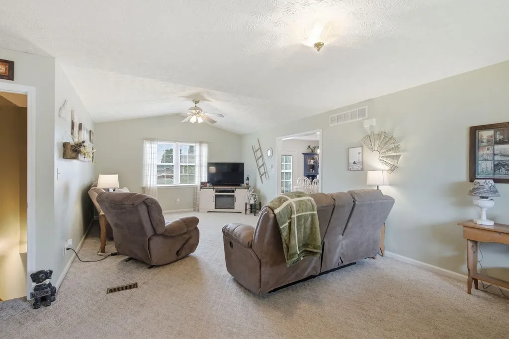 412 Pope Avenue Harrodsburg KY 40330