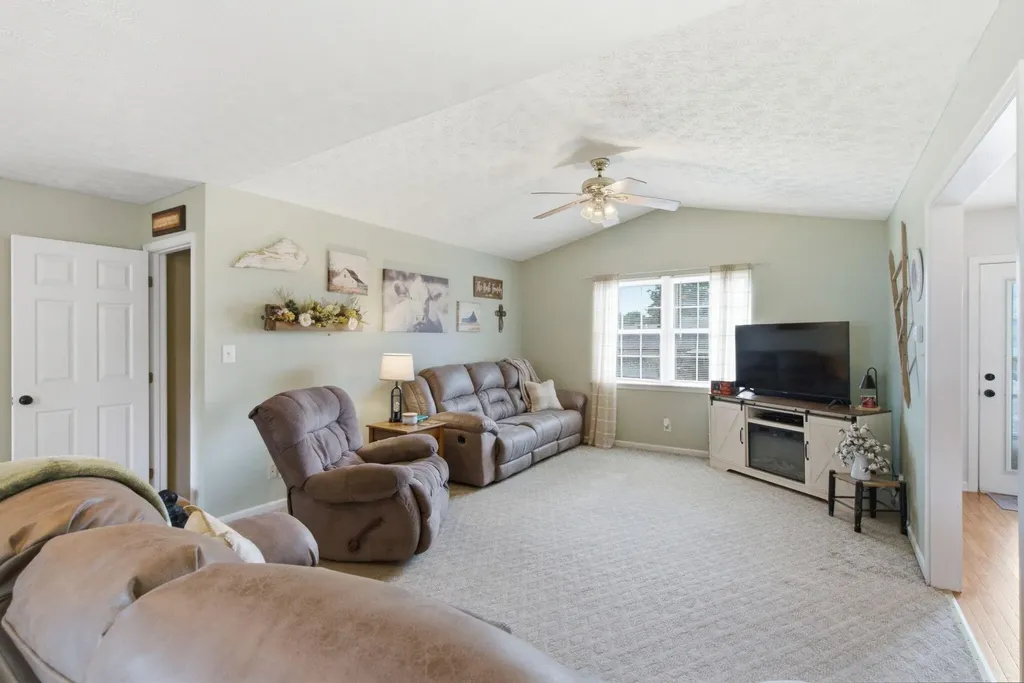 412 Pope Avenue Harrodsburg KY 40330