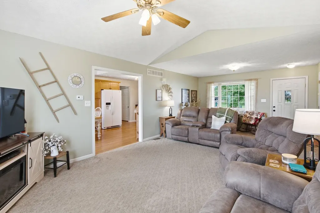 412 Pope Avenue Harrodsburg KY 40330
