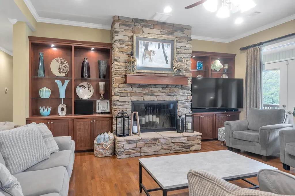 1316 Oak Hill Drive Murray KY 42071