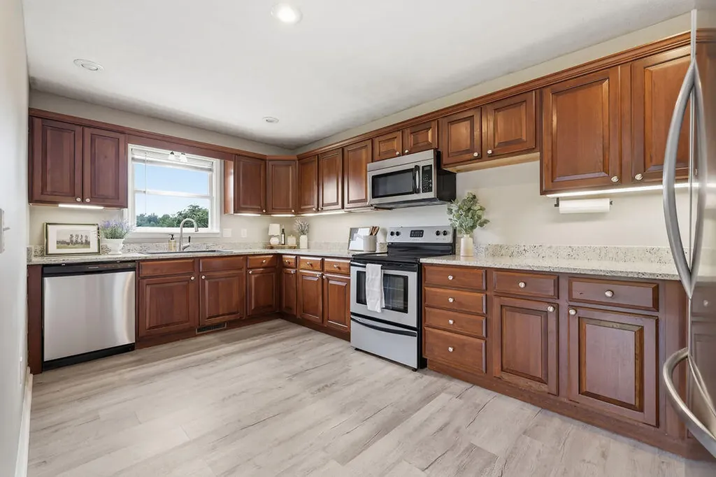 97 Camelot Drive Cadiz KY 42211