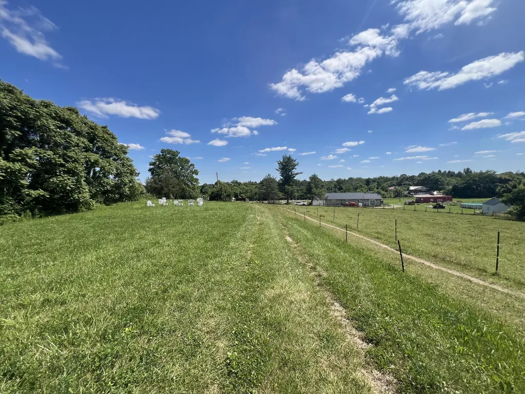 5784 U.s. 421 Mckee KY 40447