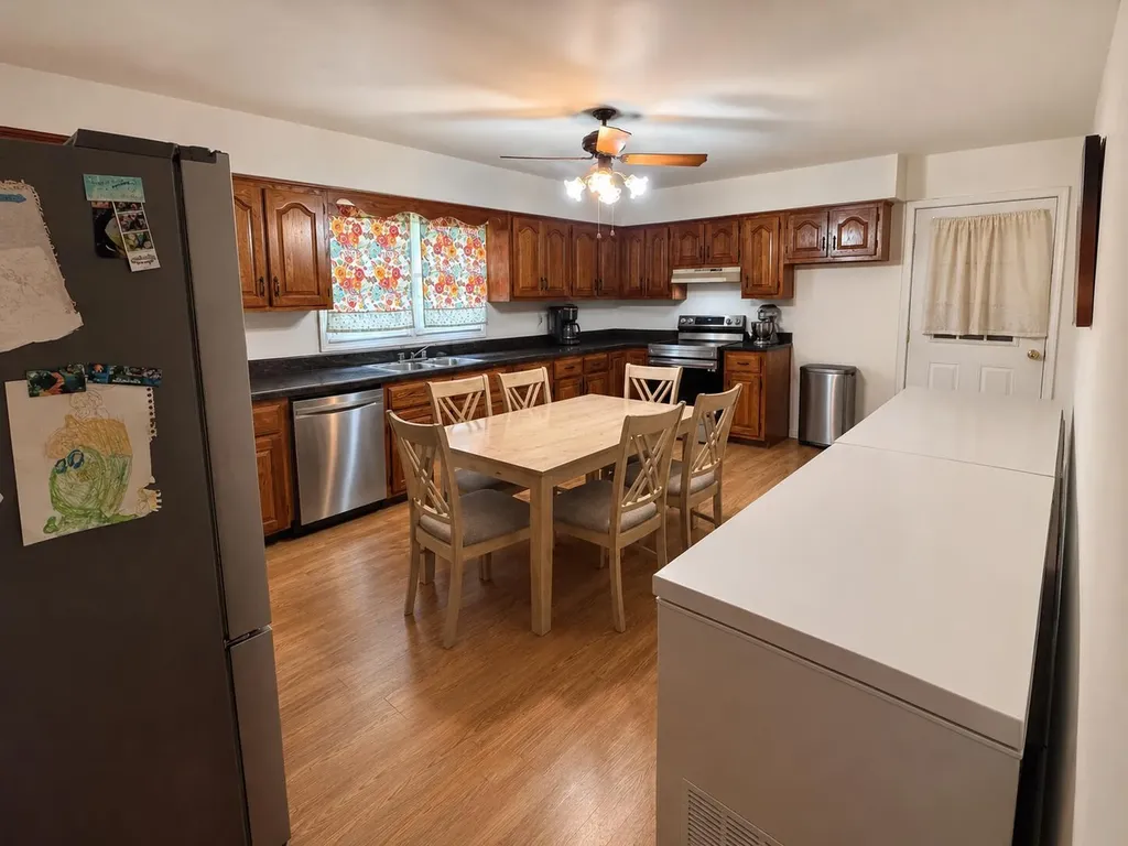 5784 U.s. 421 Mckee KY 40447