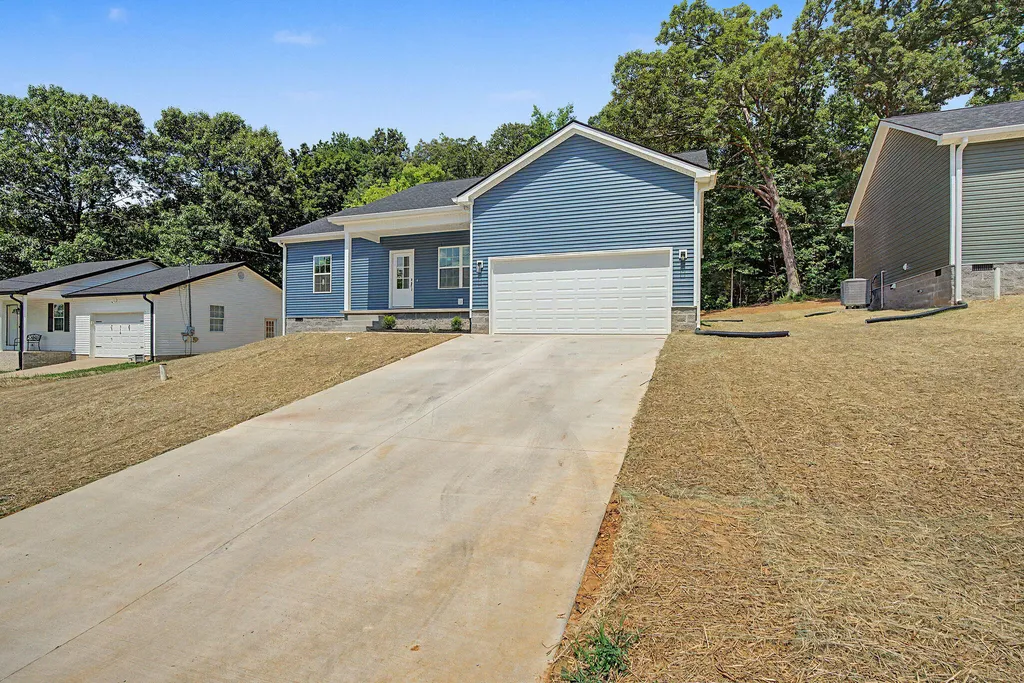 318 318 Pine Hill Dr Drive Hopkinsville KY 42240