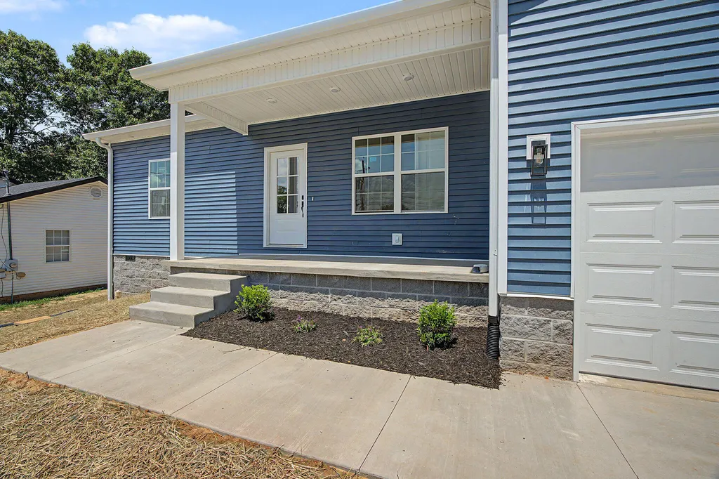 318 318 Pine Hill Dr Drive Hopkinsville KY 42240