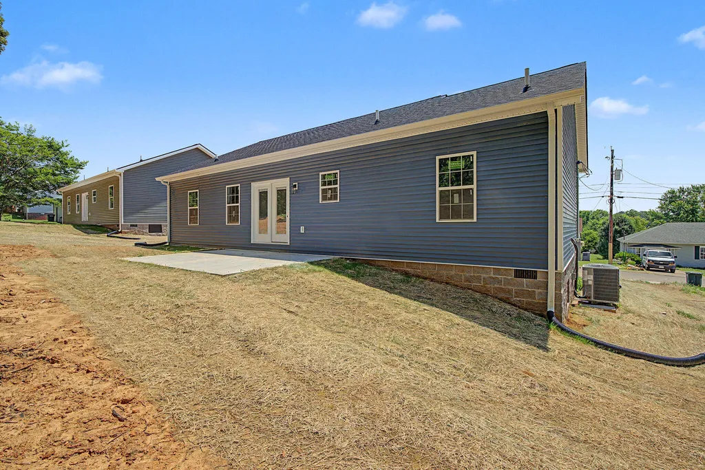 318 318 Pine Hill Dr Drive Hopkinsville KY 42240