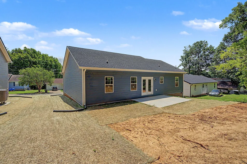 318 318 Pine Hill Dr Drive Hopkinsville KY 42240