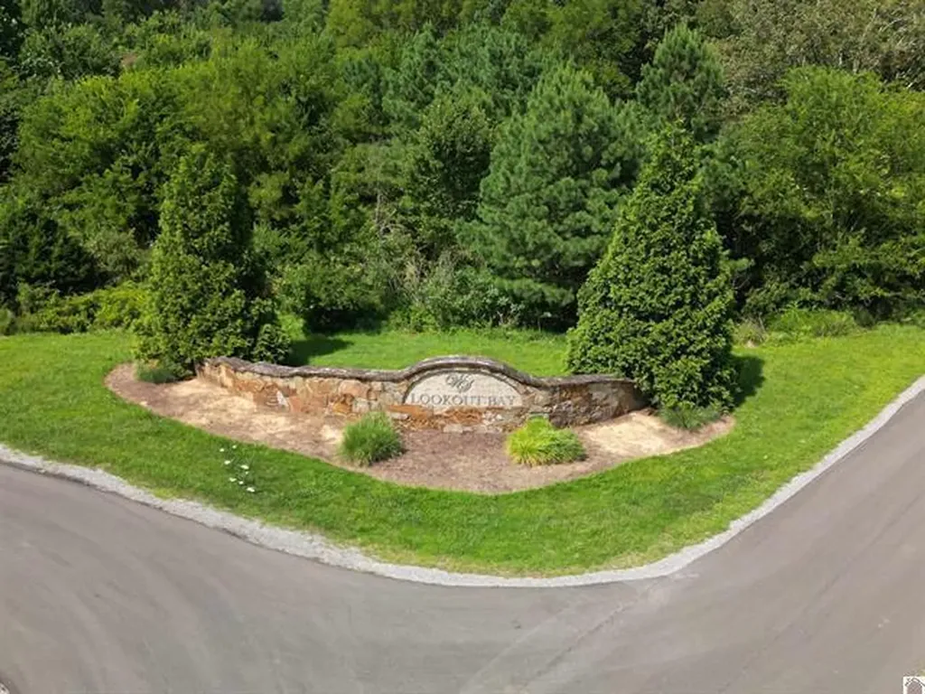 Lot 36 Hawkridge Road Murray KY 42071
