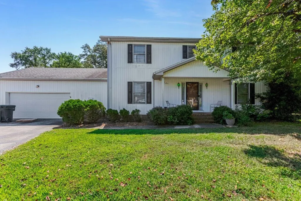 1512 Oak Ridge Court Hopkinsville KY 42240
