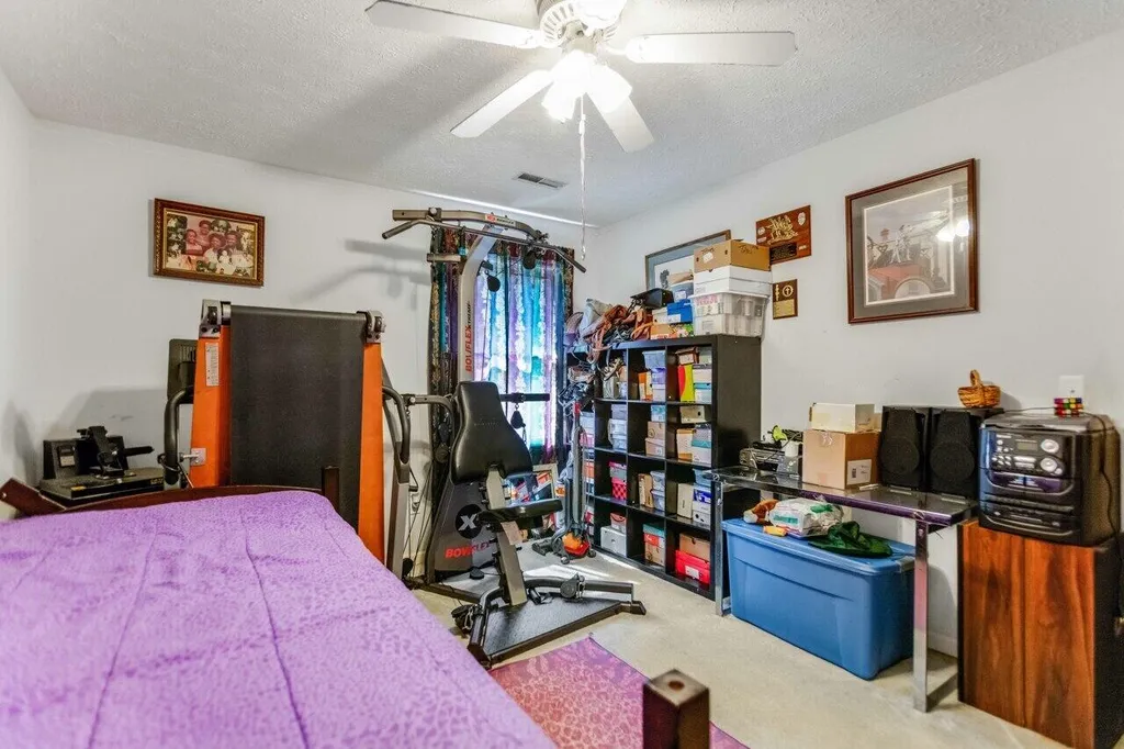 1512 Oak Ridge Court Hopkinsville KY 42240