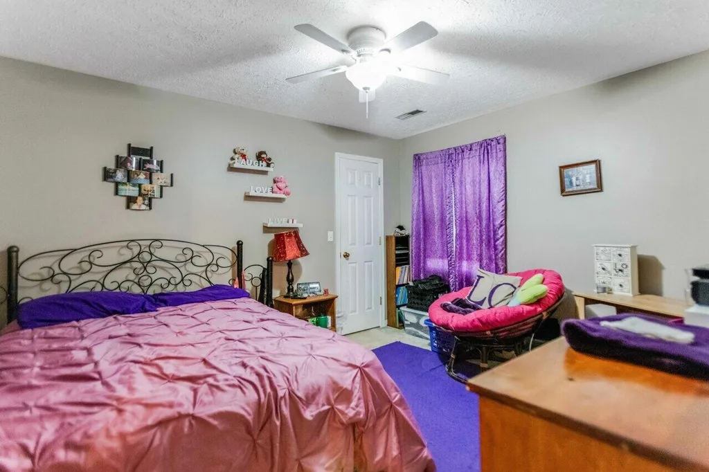 1512 Oak Ridge Court Hopkinsville KY 42240