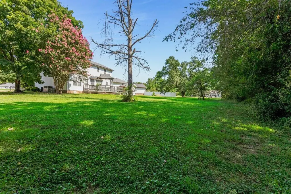 1512 Oak Ridge Court Hopkinsville KY 42240