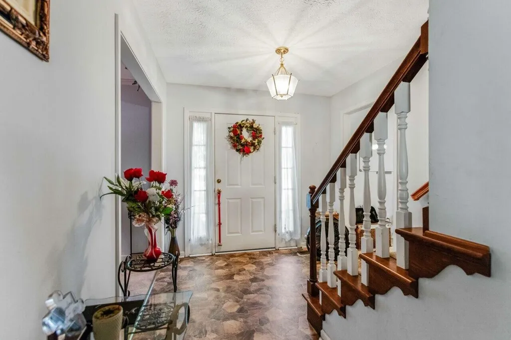 1512 Oak Ridge Court Hopkinsville KY 42240