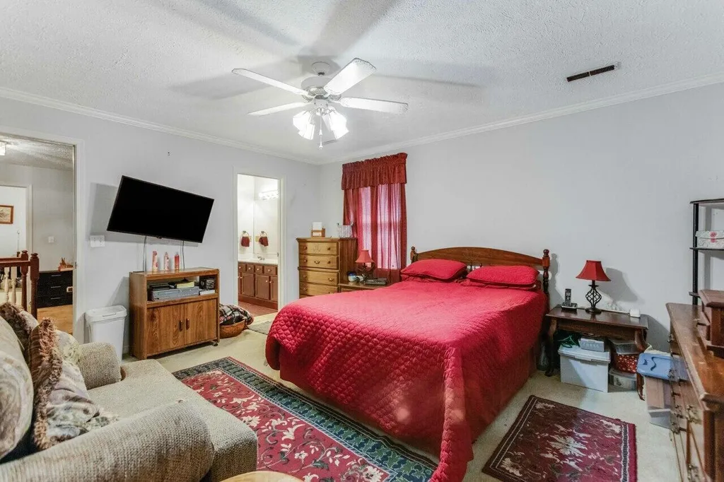 1512 Oak Ridge Court Hopkinsville KY 42240