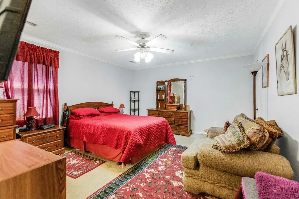 1512 Oak Ridge Court Hopkinsville KY 42240