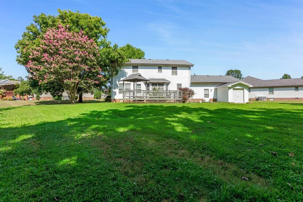 1512 Oak Ridge Court Hopkinsville KY 42240