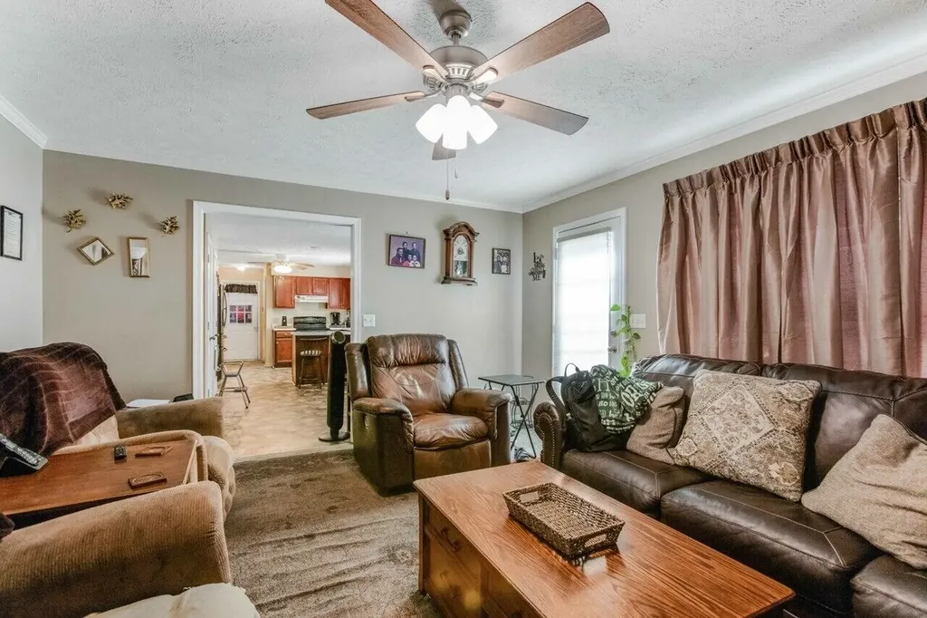 1512 Oak Ridge Court Hopkinsville KY 42240